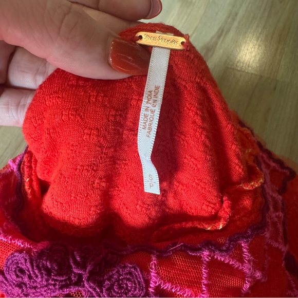 NWOT Free People Begonia Embroidered Boho Top Red Size Small - Picture 4 of 7